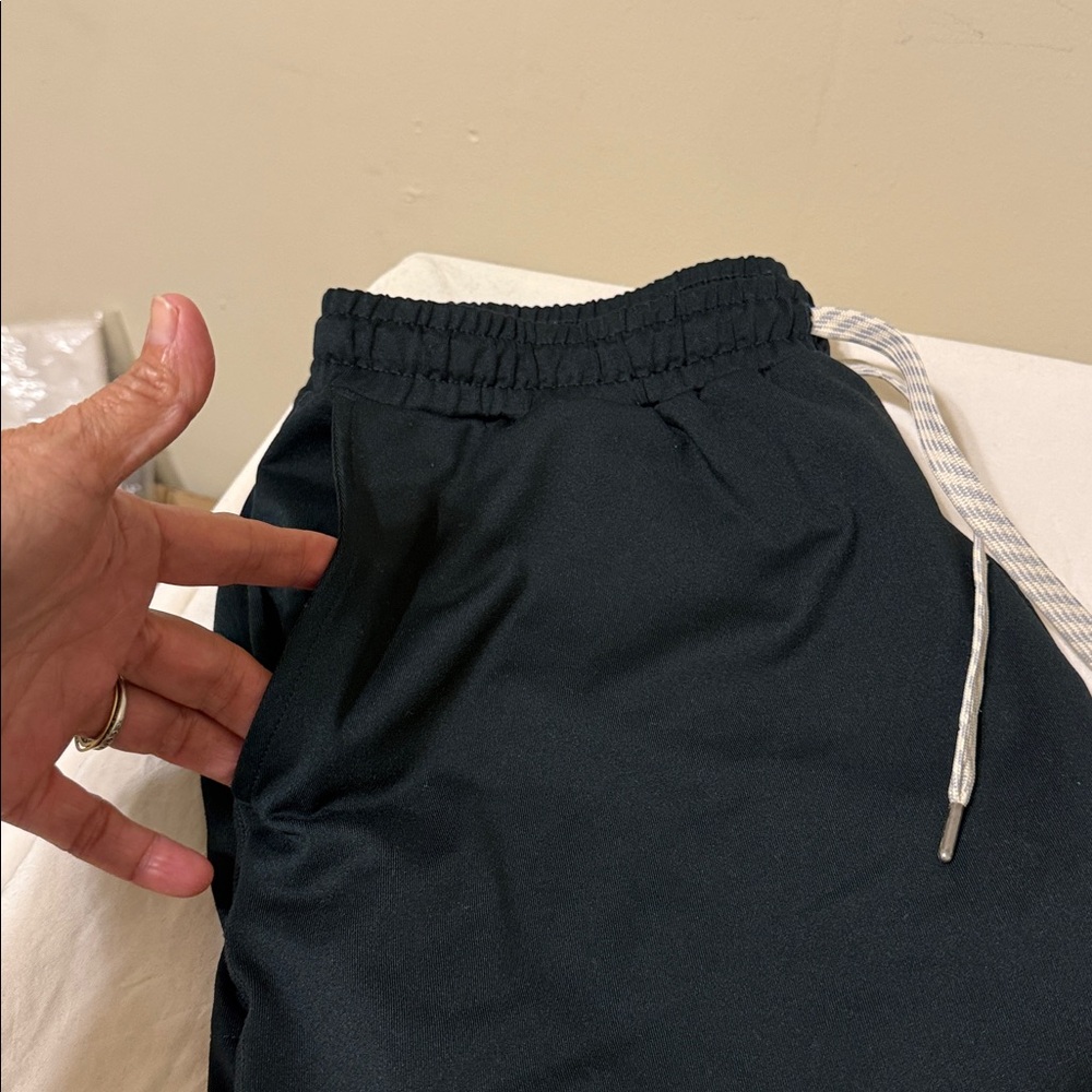 Vuori  Men’s Dark Green Joggers with White Logo - Picture 2 of 9